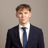 Enzo Auer Headshot 